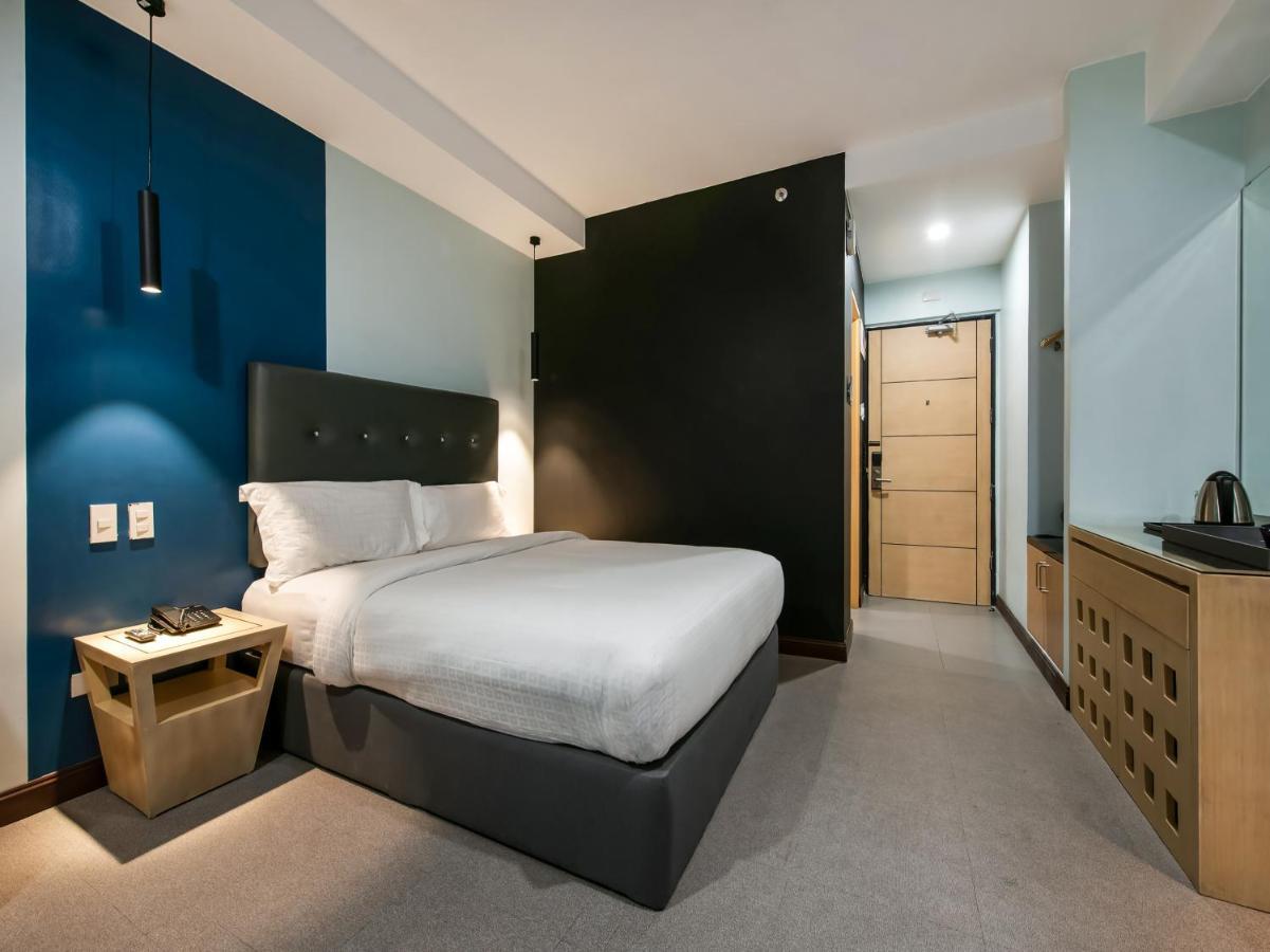 Bay Area Suites Manila Exteriör bild