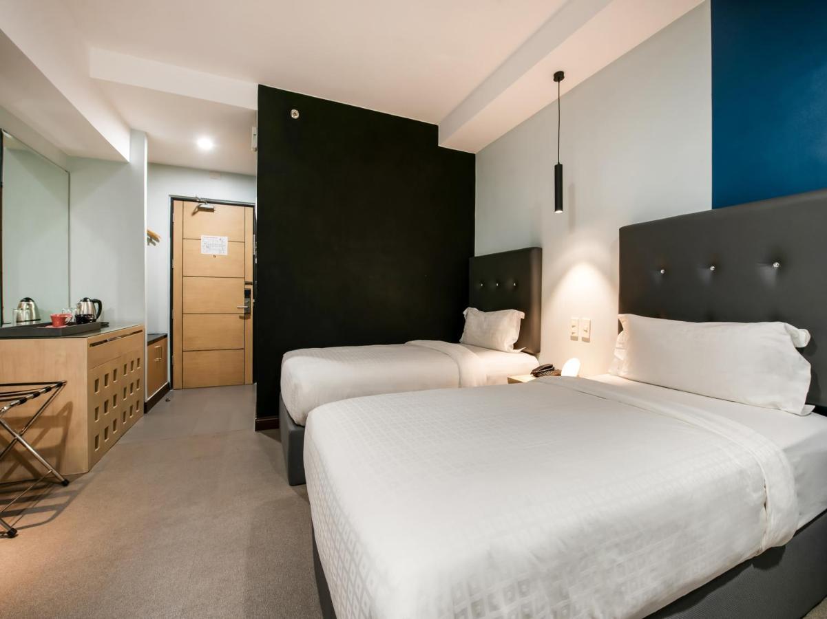 Bay Area Suites Manila Exteriör bild