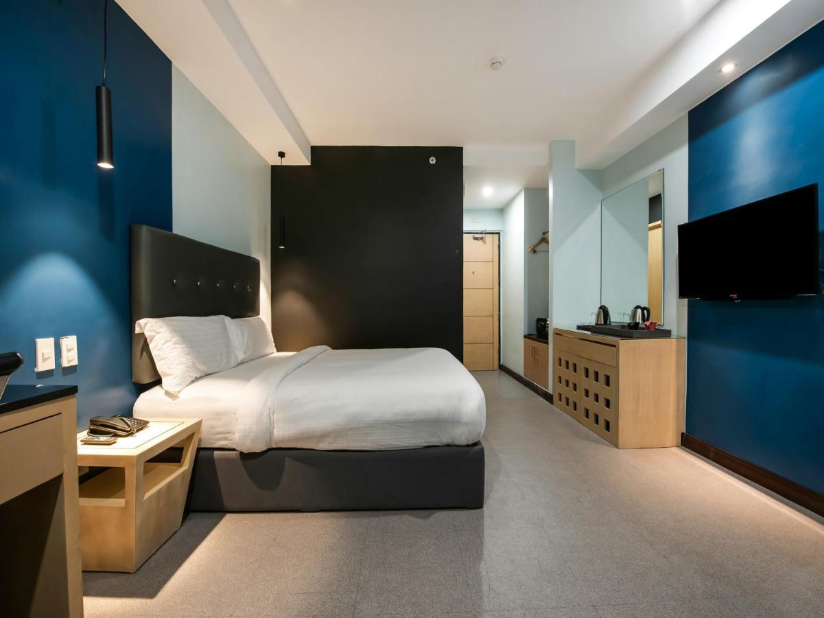 Bay Area Suites Manila Exteriör bild