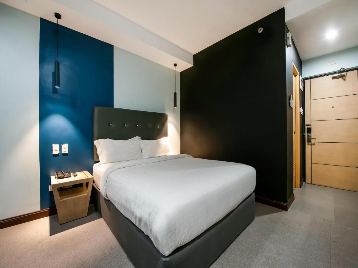 Bay Area Suites Manila Exteriör bild
