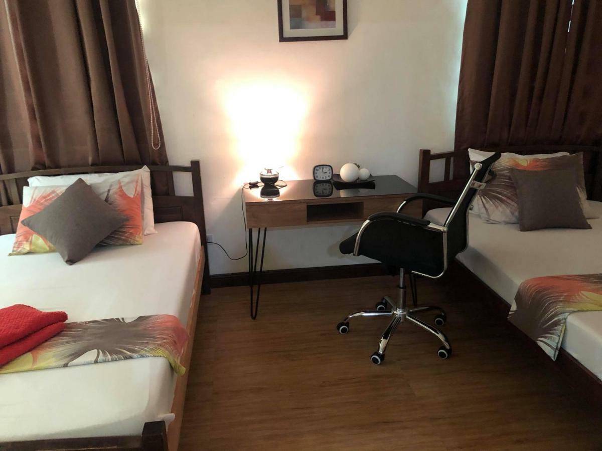 Bay Area Suites Manila Exteriör bild